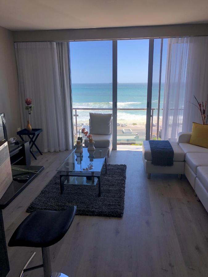 Infinity Self Catering Beachfront Apartment 302 Cidade Do Cabo Exterior foto